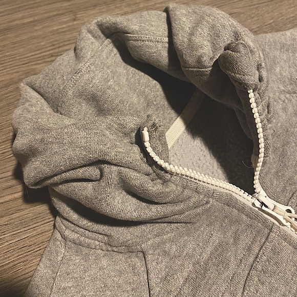 Luluemon zip up sweater - Picture 3 of 4